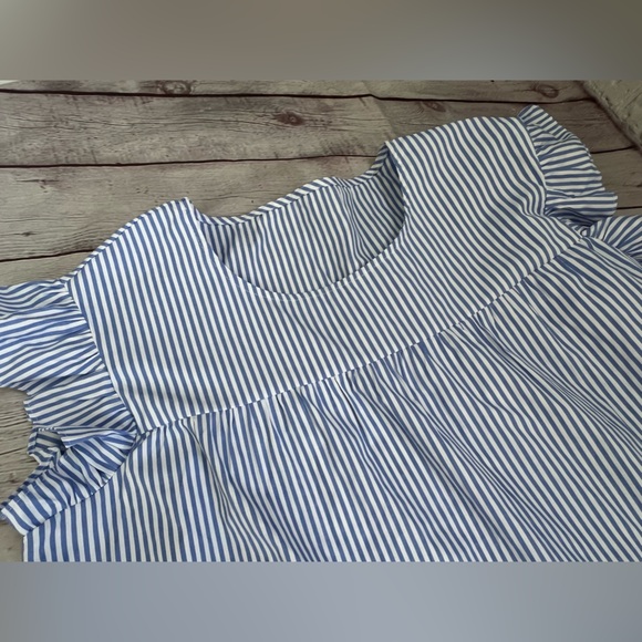 Women’s‎ Ruffle Sleeve Top - Picture 4 of 6